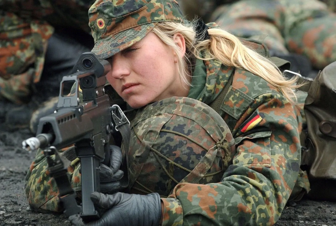 جنرال ألماني يدعو إلى تجنيد النساء في الجيش لتفعيل المساواة