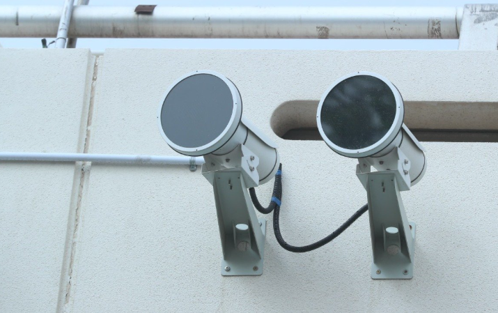 المرور: نسبة الخطأ بالكاميرات الذكية "صفر" وغرامات على الإضاءة "البروجكتر" 