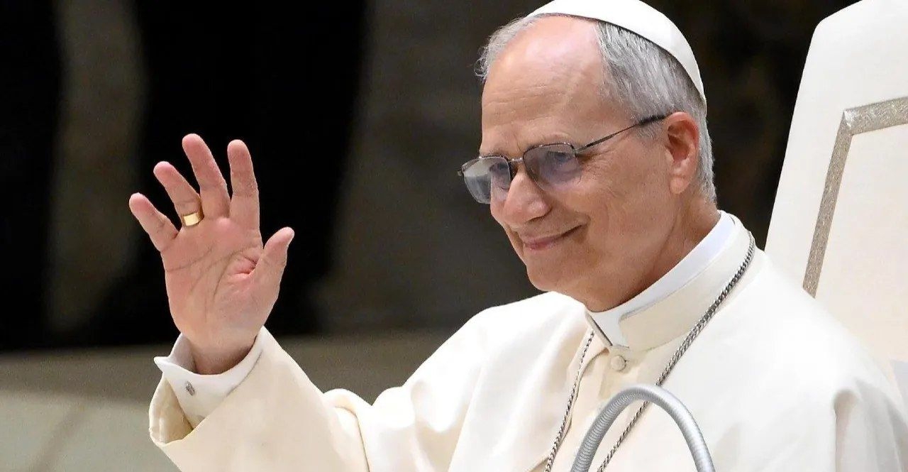 بابا الفاتيكان يدعو إلى الحوار والسلام بشأن إيران وسوريا 